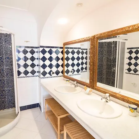 Il Veliero Charming B&B 아나카프리